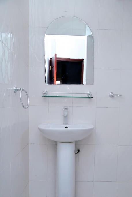 Petite'S Nest - Apartment 3 Accra Exterior photo