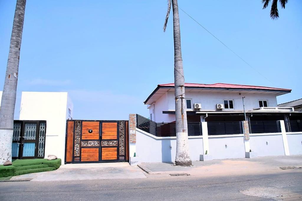 Welcoming Abode In The Heart Of Osu - Apartment 3 Accra Exterior photo